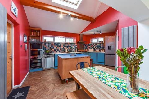 1 School Road, Upper Beeding, Steyning, BN44 3HY