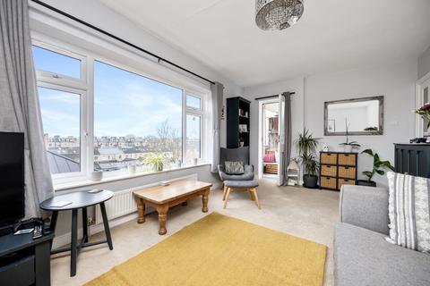 2 bedroom flat for sale, Wilbury Avenue, Hove, BN3