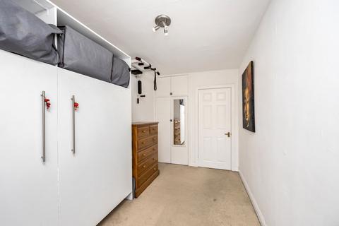 2 bedroom flat for sale, Wilbury Avenue, Hove, BN3