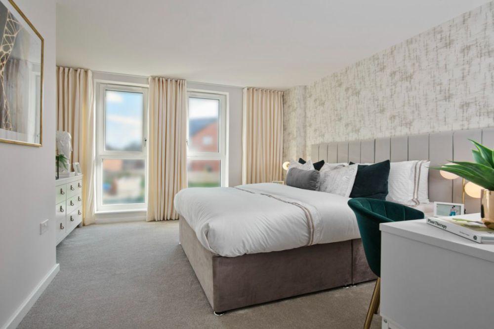 Upper Longcross Apartment
