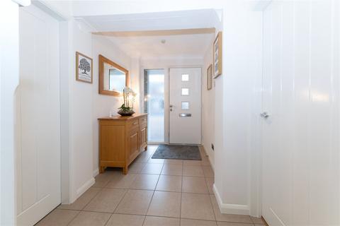 12 Balcombe Close, Luton, LU2 8HT