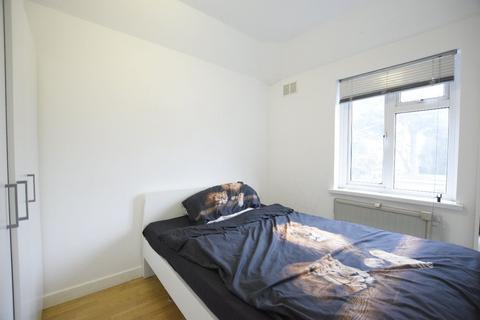 4 bedroom semi-detached house to rent, Maybury Road, Plaistow, E13