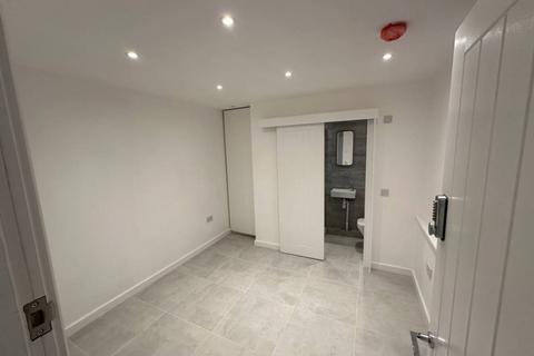 2 bedroom apartment to rent, Woodhouse Road, London