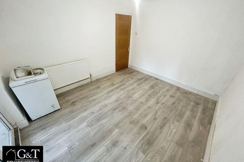 1 bedroom in a house share to rent, Stourbridge Road, Dudley