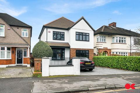 4 bedroom detached house for sale, Balgores Lane, Gidea Park RM2