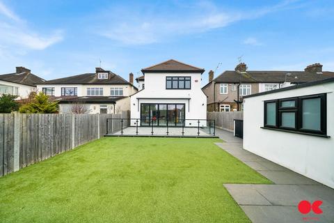 4 bedroom detached house for sale, Balgores Lane, Gidea Park RM2