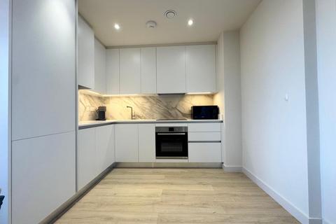 3 bedroom apartment to rent, Leonora House, London SW16