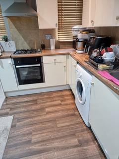 2 bedroom house share to rent, London SW19