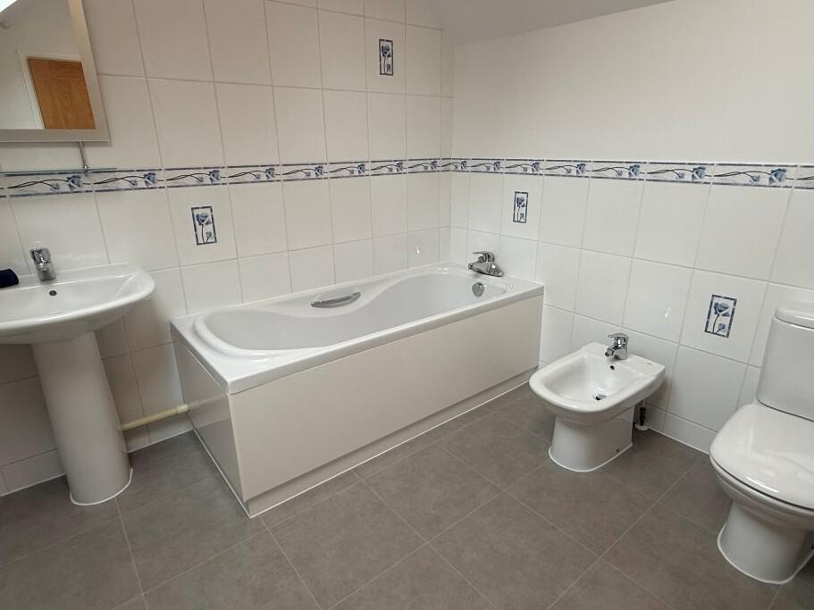 En-Suite Bathroom