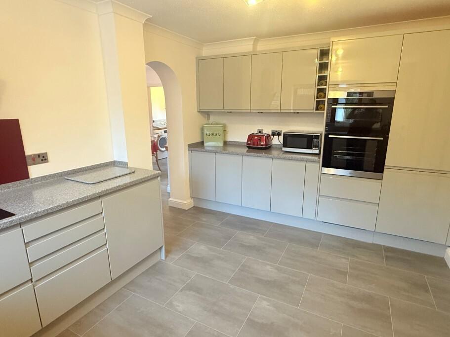 Kitchen Pic 2