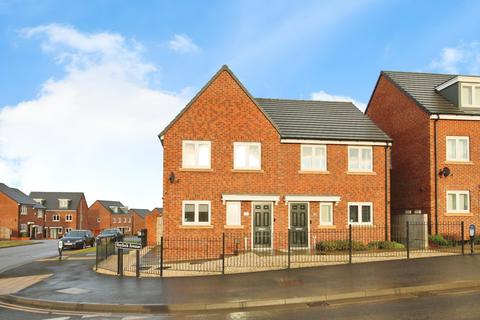 3 bedroom semi-detached house for sale, Whistler Drive, West Yorkshire WF10