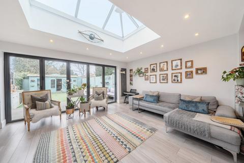 19 Lewis Road, Mitcham, CR4 3DF