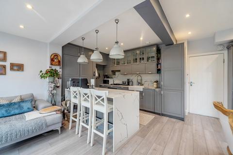 19 Lewis Road, Mitcham, CR4 3DF