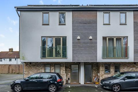 York Lane, Mitcham CR4