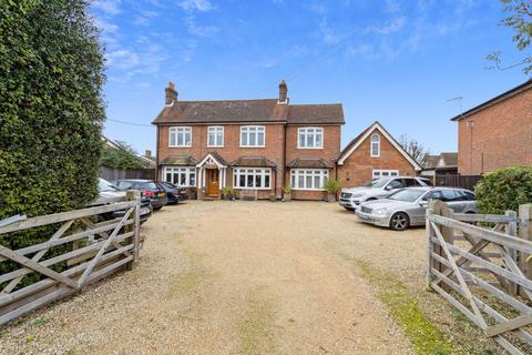 5 bedroom detached house for sale, Pond Approach, High Wycombe HP15