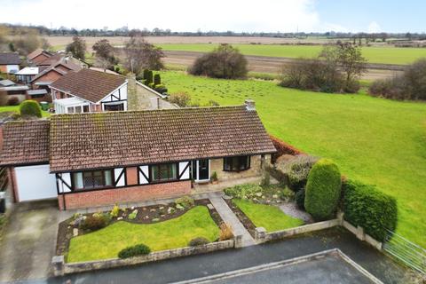 3 bedroom bungalow for sale, Woodleigh Close, York YO32