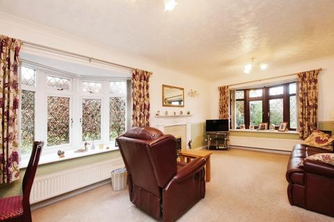 3 bedroom bungalow for sale, Woodleigh Close, York YO32