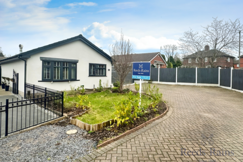 2 bedroom bungalow for sale, Tarporley Grove, Staffordshire ST4