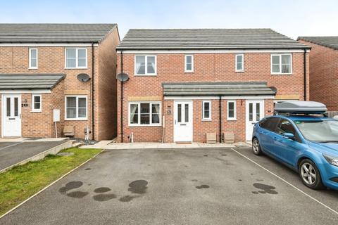 3 bedroom semi-detached house for sale, Friarwood Avenue, West Yorkshire WF8