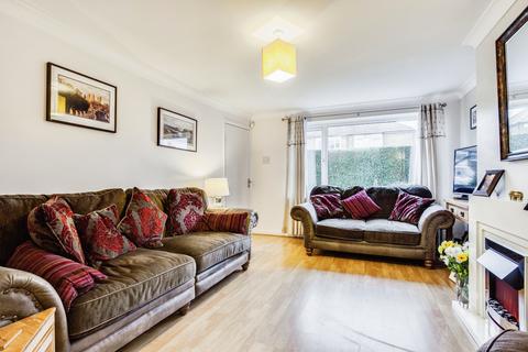 3 bedroom terraced house for sale, Rutland Close, Leeds LS26