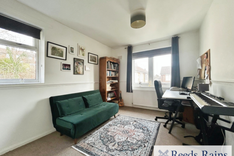 15 Ashfield Close, Salford, M6 8RQ
