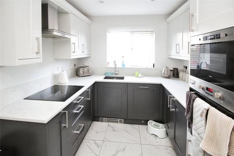 7 Middlefield Close, Dunscroft, Doncaster, DN7 4GB