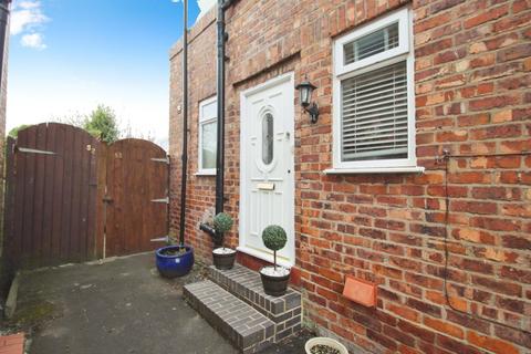 2 bedroom end of terrace house for sale, Lindfield Estate South, Cheshire SK9