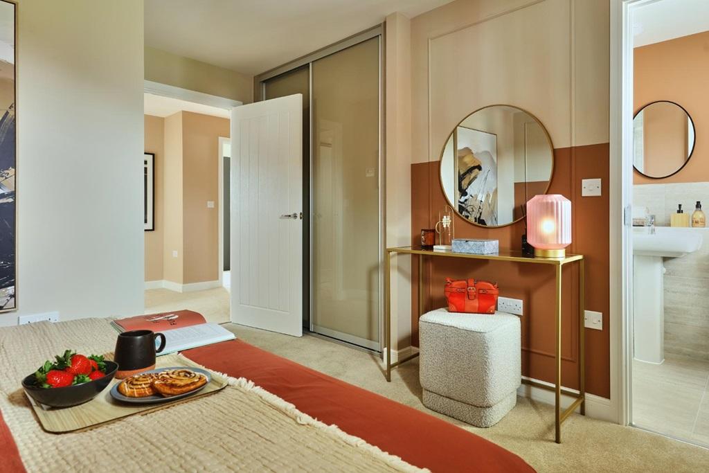 Large main bedroom