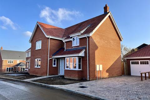 4 bedroom detached house for sale, Rectory Gardens, Worlingham NR34