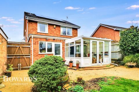 4 bedroom detached house for sale, Sedlescombe Road, Carlton Colville