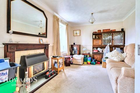 4 bedroom detached house for sale, Sedlescombe Road, Lowestoft