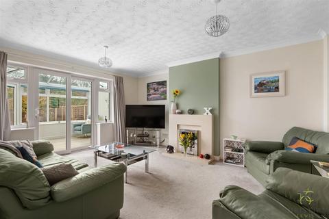 4 bedroom detached house for sale, Burma Close, Evesham WR11