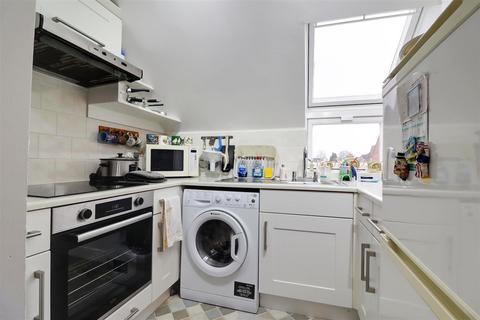 2 bedroom flat for sale, The Willows, Hessle