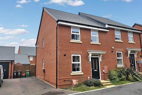 3 bedroom semi-detached house for sale, Pipit Close, Hardwicke, Gloucester