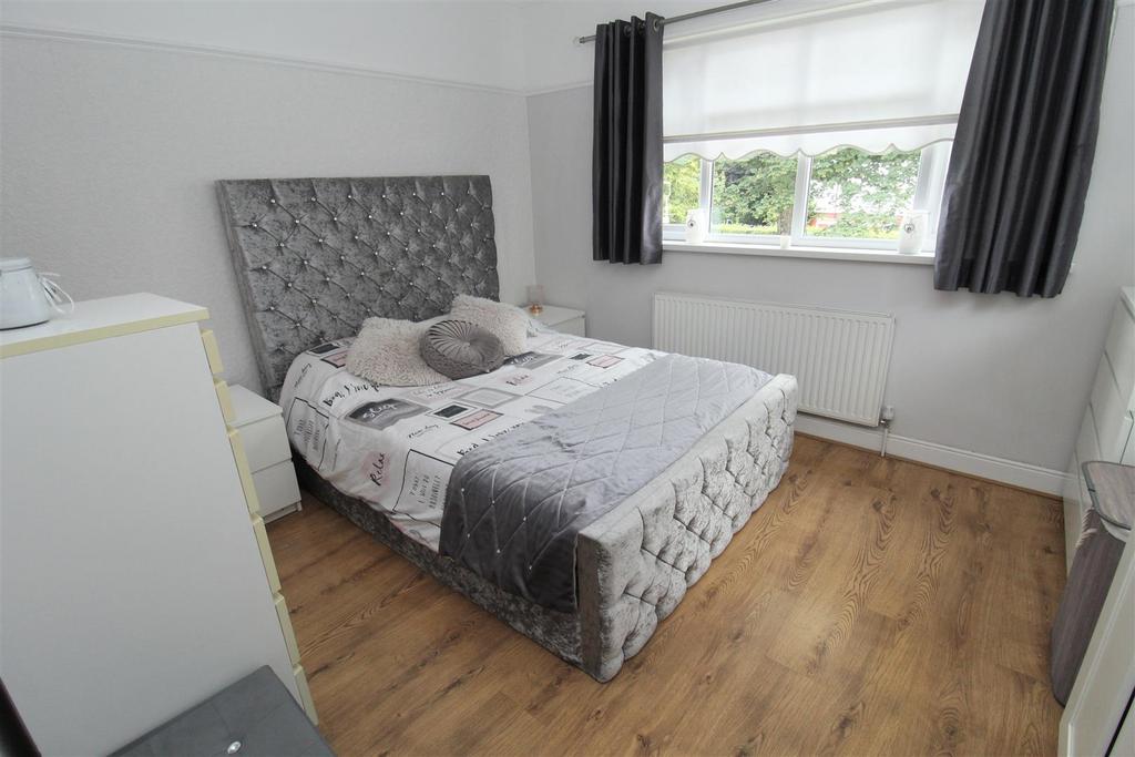Bed1.JPG