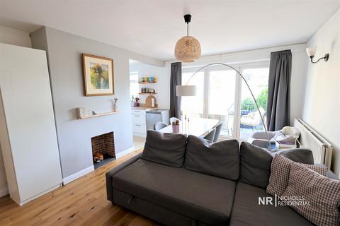 42 Castle Road, Epsom, KT18 7NZ