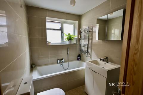 42 Castle Road, Epsom, KT18 7NZ