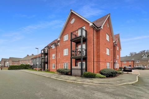 2 bedroom flat for sale, Norman Close, Sible Hedingham, Halstead, CO9