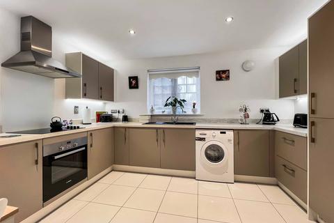 2 bedroom flat for sale, Norman Close, Sible Hedingham, Halstead, CO9