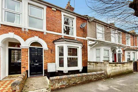 62 Avenue Road, Swindon, SN1 4DA