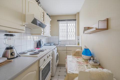 1 bedroom flat for sale, Haverstock Hill, Belsize Park, London, NW3