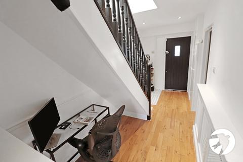 89 Bracondale Road, London, SE2 9EL