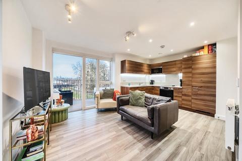 2 bedroom apartment for sale, Ferdinand Court, Adenmore Road, SE6 4BG