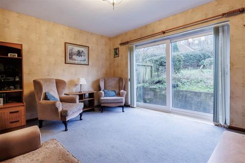 3 bedroom semi-detached house for sale, Centre Drive, Epping