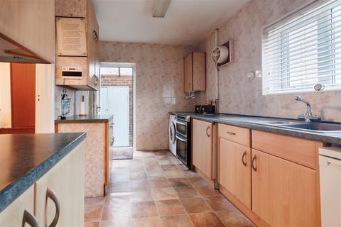 3 bedroom semi-detached house for sale, Centre Drive, Epping