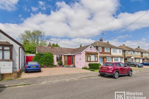 3 bedroom detached house for sale, Passingham Avenue, Billericay