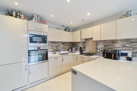 undefined, Oakgrove, Caterham CR3