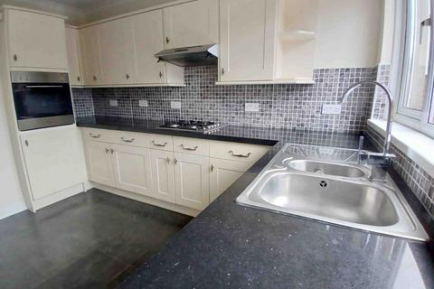 2 bedroom flat to rent, Killay, SA2