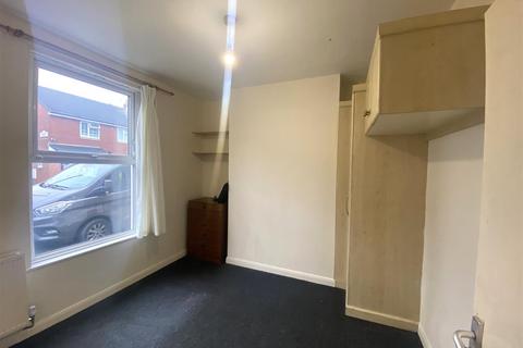 2 bedroom end of terrace house for sale, Folkestone Street, Hull