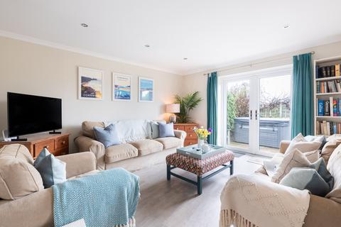 2 bedroom bungalow for sale, 2 Trelawney Court